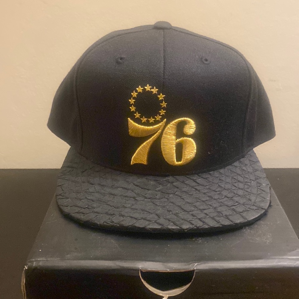 Brand New Alligator Print Black Philadelphia 76ers Mitchell & Ness SnapBack.